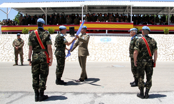 Entrega de la bandera de la ONU