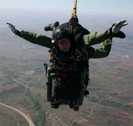 Salto con equipo Janus con carga pesada