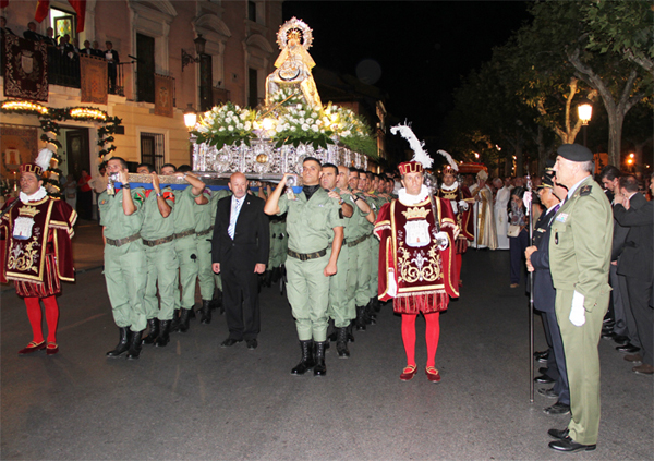 Traslado de la Virgen del Val por los militares