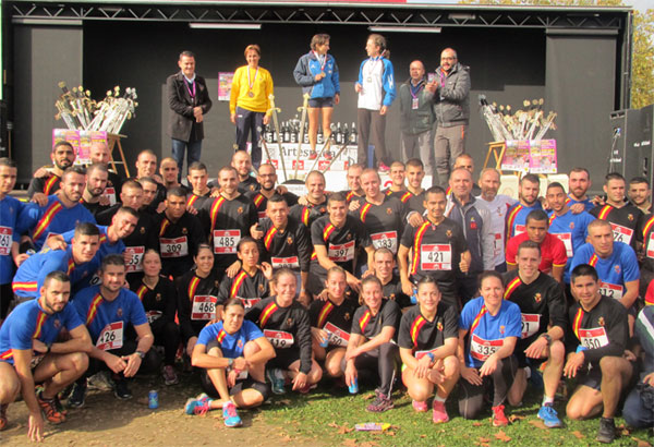 Participantes de la Academia tras la carrera