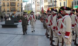 El jefe de la Brigada pasa revista a la formación