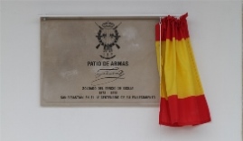 Placa descubierta al finalizar el acto 
