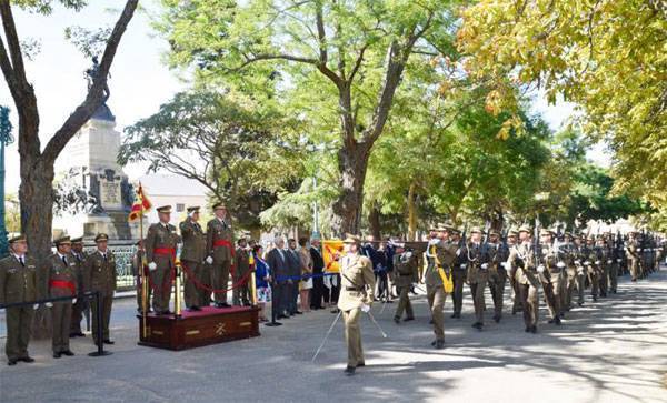 Desfile tras la inauguración del curso (Foto:ACART)