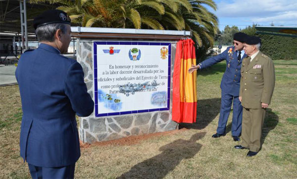 Descubrimiento de la placa durante el acto