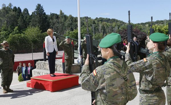 Llegada de la ministra al polvorín