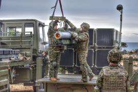 Preparación de un misil para el tiro