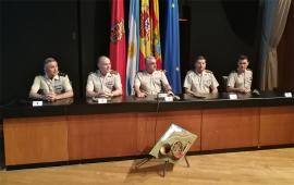 Mesa presidencial del acto