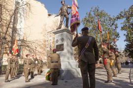 La ministra de Defensa y el JEME presiden un acto de homenaje a los Héroes de Baler