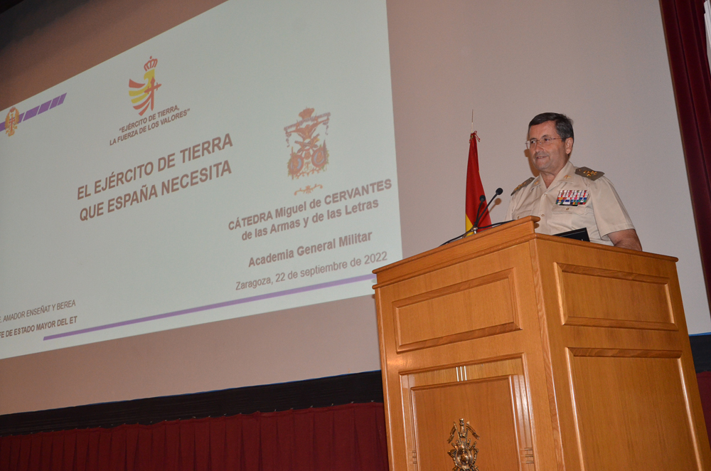 El JEME inaugura la Cátedra Cervantes en la Academia General Militar