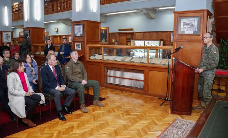 Exposición del jefe de los instructores