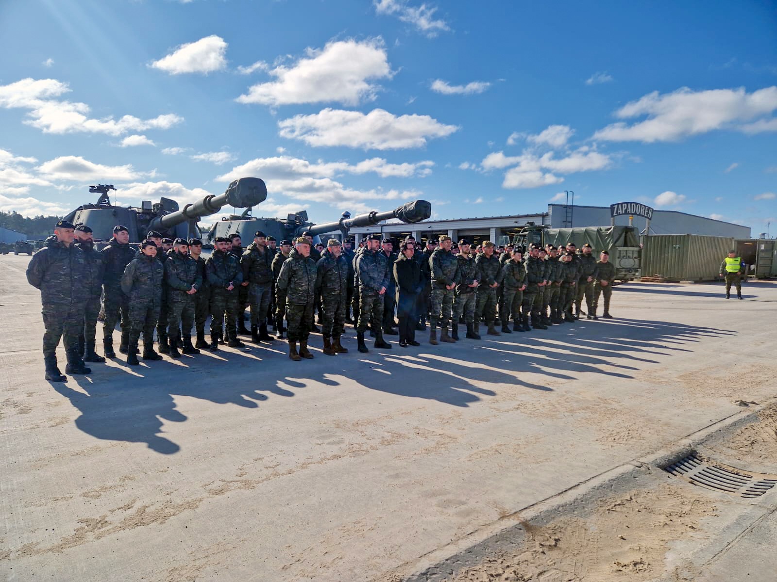 El JEME visita a las tropas desplegadas en Letonia