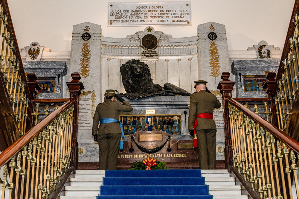 Homenaje a los que dieron su vida por España