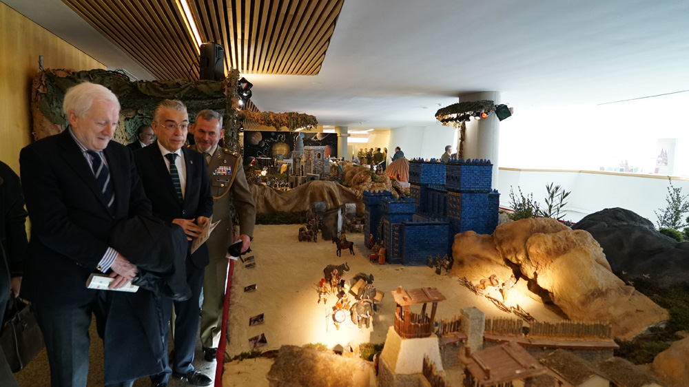 Inauguración del Belén Monumental del Ejército en Burgos