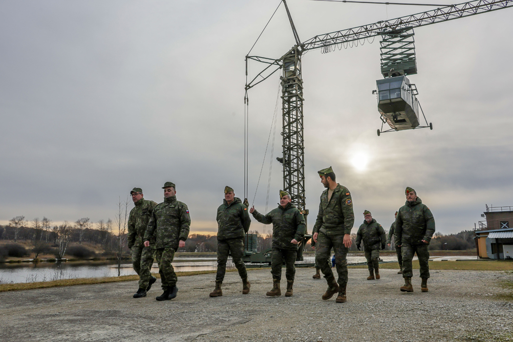 El jefe de la Legión visita la Brigada Multinacional liderada por España en Eslovaquia