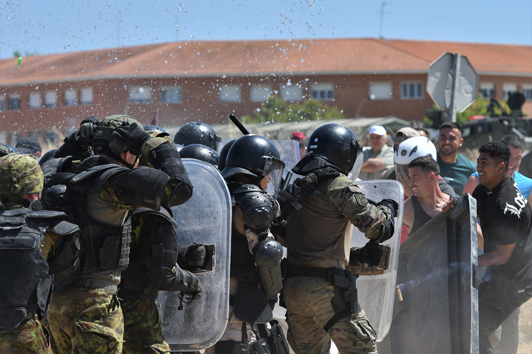 Adiestramiento en entornos operativos realistas