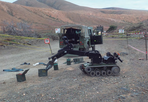 Un robot de desactivación neutraliza una carga