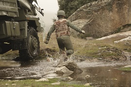 En las proximidades del camión había artefactos ocultos, que se detonaron de forma controlada