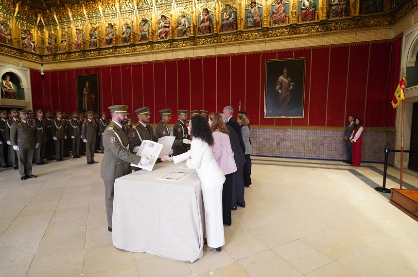 Acto de entrega de títulos de Segoviano Honorario o  5