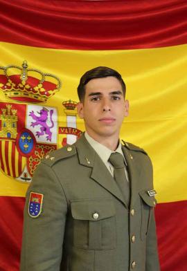 El teniente Hidalgo, destinado en el RACA 93