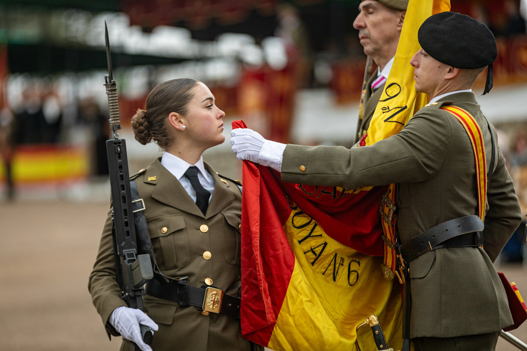 Momento emotivo del acto en el CEFOT 1 