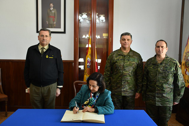 Firma en el Libro de Honor  