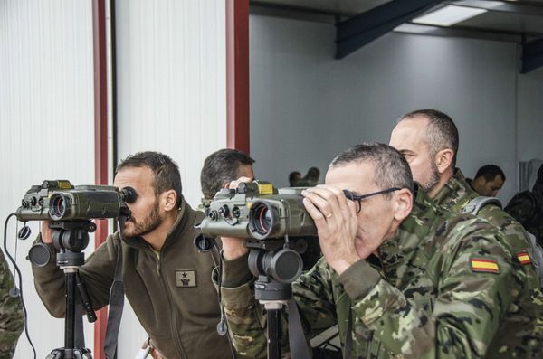 Personal de la Sección Inteligencia del CGTAD utiliza la cámara térmica Coral 