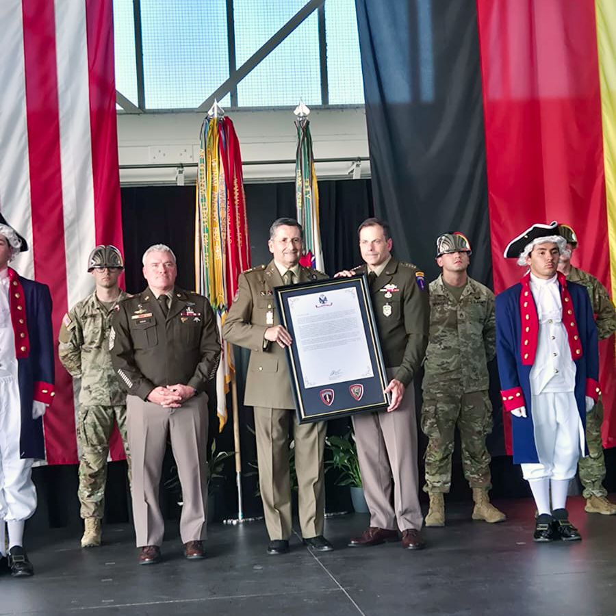 el JEME recibió un reconocimiento por la contribución española a la independencia de Estados Unidos.