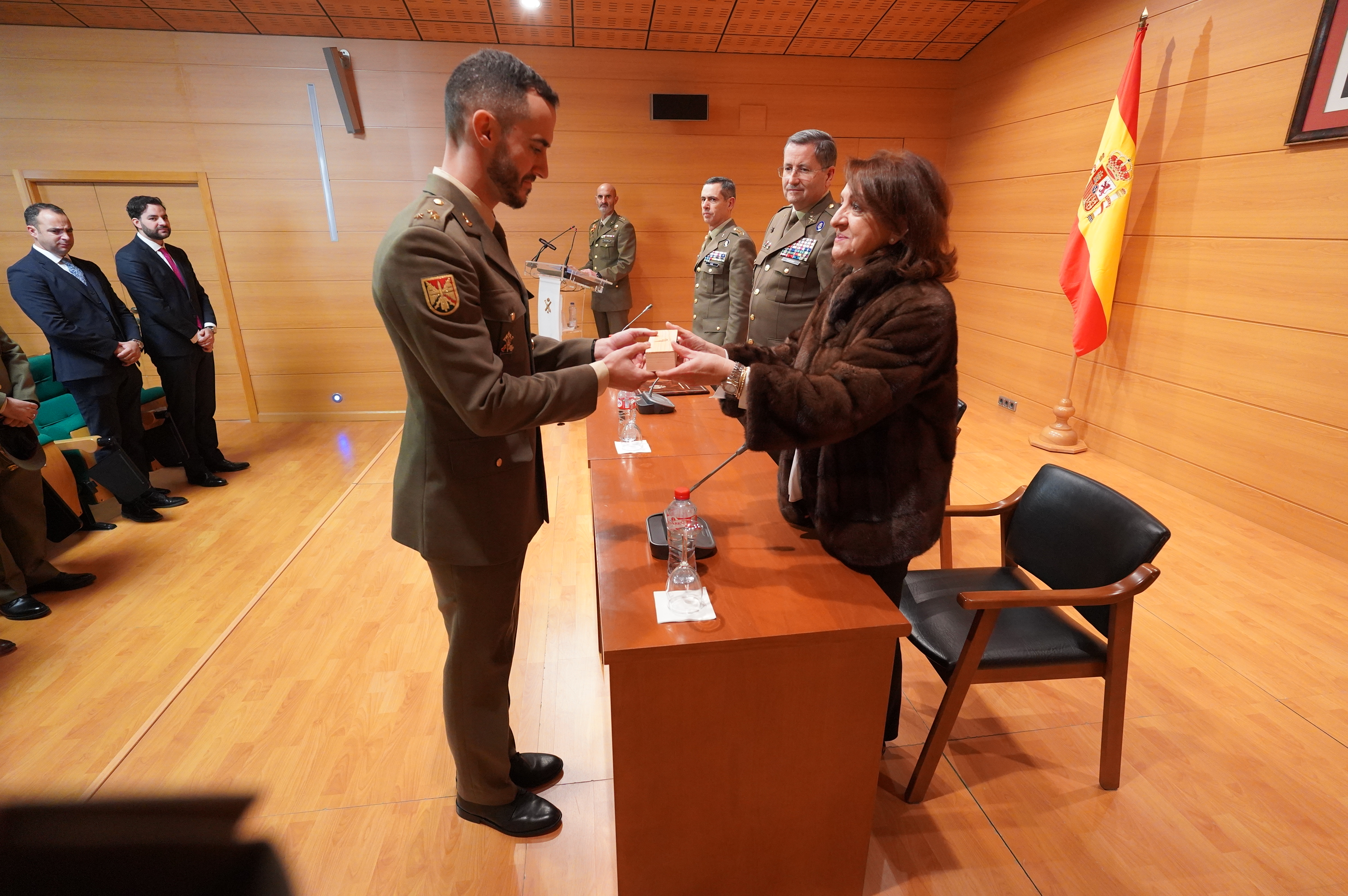 El JEME clausura el curso de sistemas de dirección de tiro, detección y localización de objetivos y medidas de protección electrónica