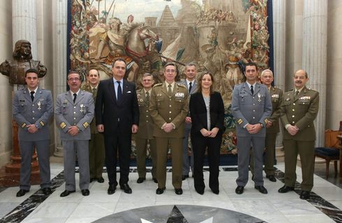 Acto de Imposición de condecoraciones a militares portugueses por los trabajos de mantenimiento en la frontera con España