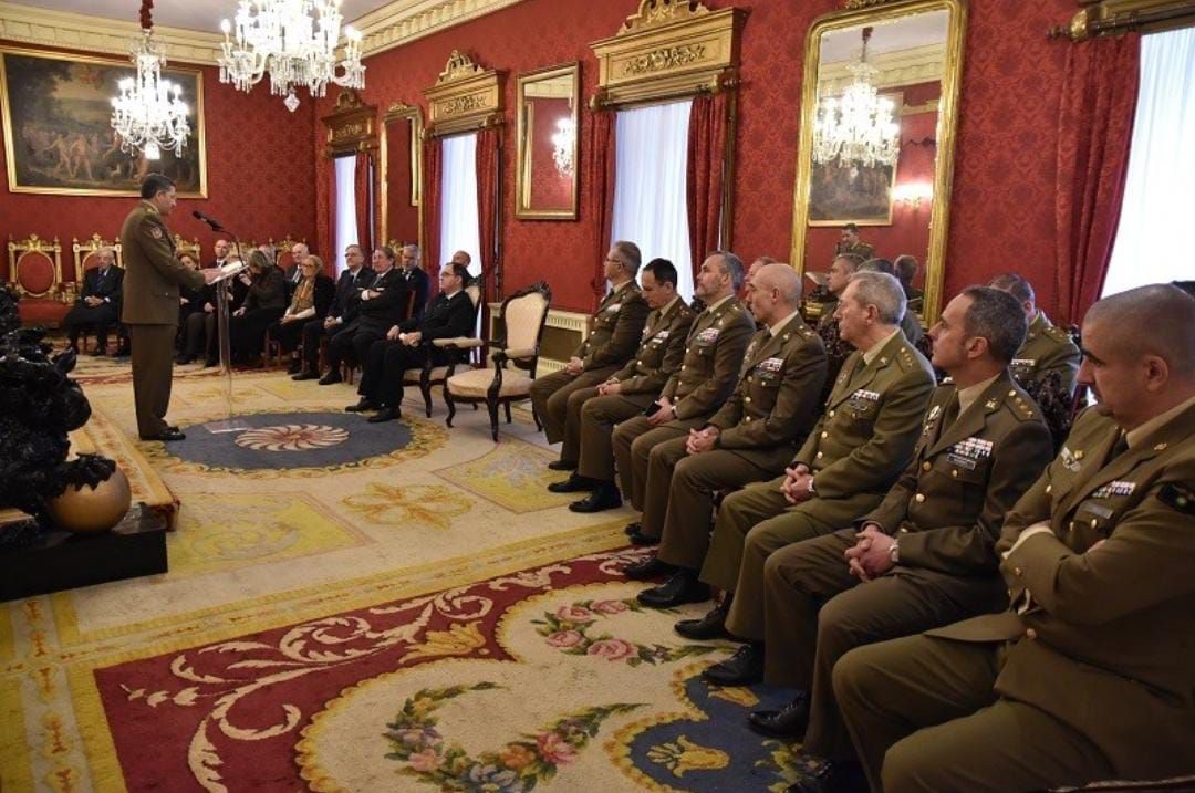 El G.E. Amador Enseñat y Berea JEME, ha realizado una visita de inspección a las unidades militares de la plaza de A Coruña.