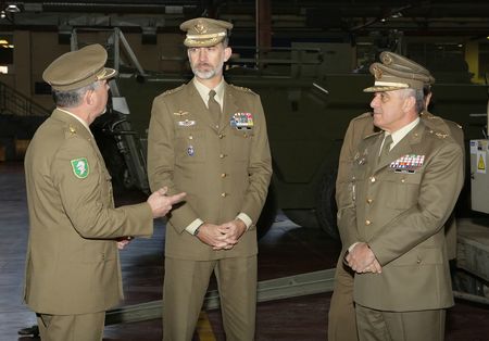 El JEME acompaña al Rey Felipe VI en su visita el acuartelamiento “San Cristóbal” en Madrid