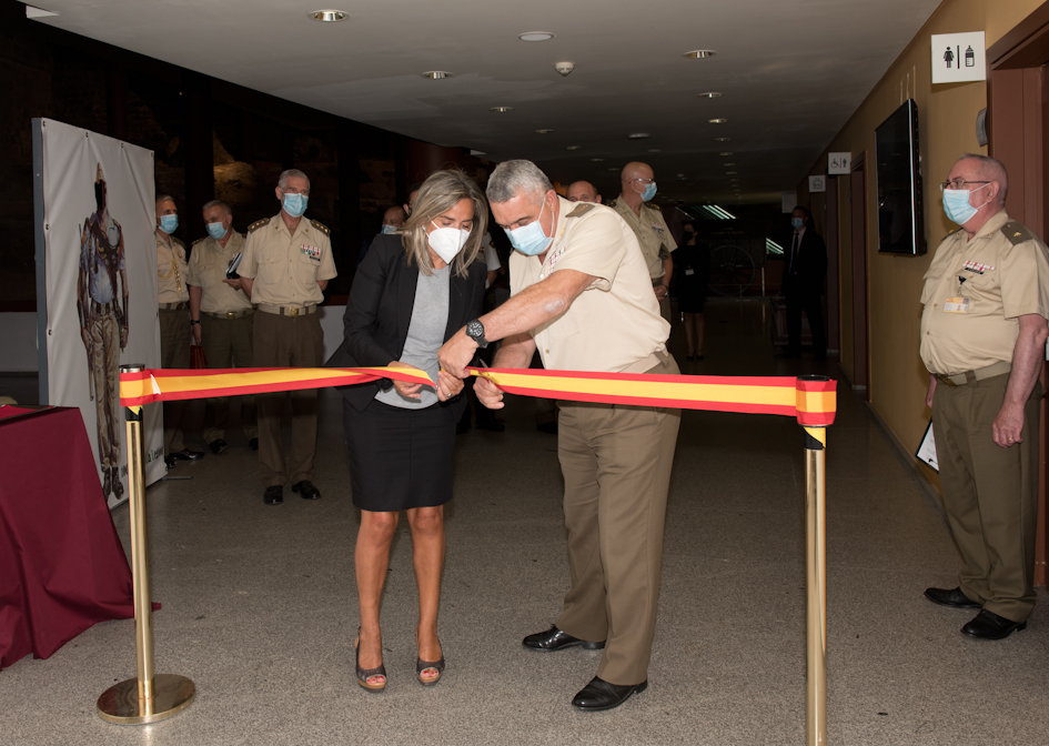 Inauguración de la exposición «La Legión: Cien años de valor, el valor de cien años»