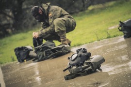 Colocación del equipo de protección individual de NBQ