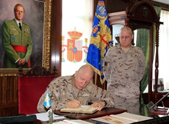 El GEFUL firmo el Libro de Honor