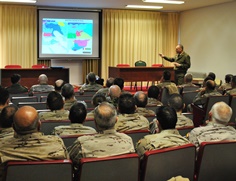 Momento de la exposición del Coronel Laborie