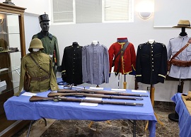 Exposición de uniformes