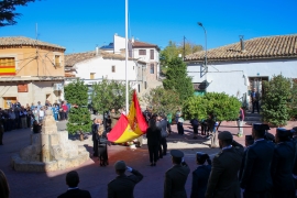 Izado de Bandera en Las Valeras