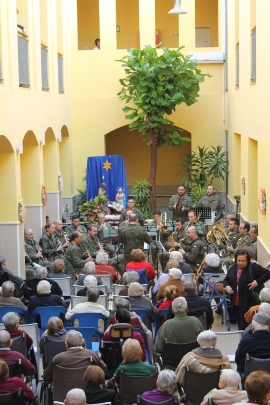 Concierto de Navidad en el Centro Asistencial “Gota de Leche” y en el Centro de Educación Especial “Reina Sofía”.
