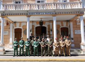 Foto de Grupo con los tenientes egresados