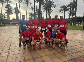 El coronel con su personal.