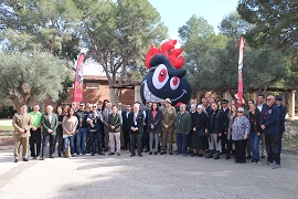 Equipo cross y colaboradores