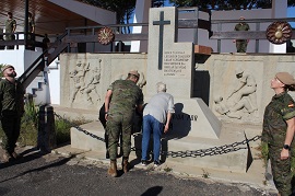 Guiones y banderines de la Unidad. (Foto:Soldado Trujillo Montelongo.)