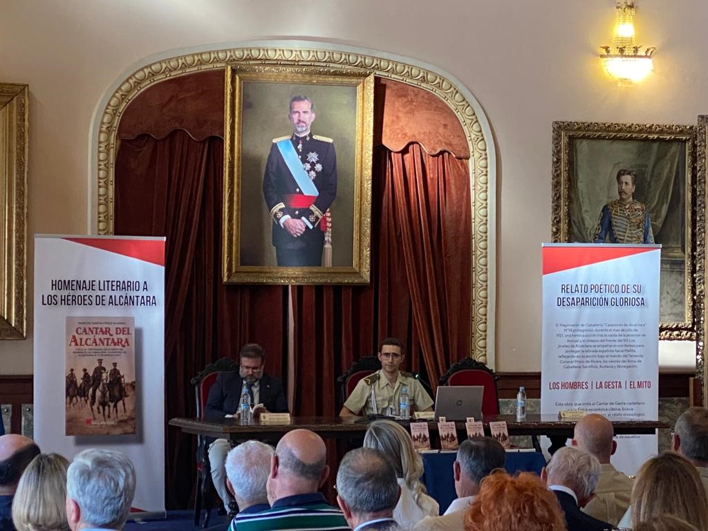 El caballero alumno de caballería Marcos García-Pérez Álvarez durante la presentación