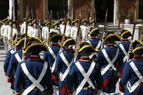 THE KING&rsquo;S IMMEMORIAL REGIMENT UNDERTAKES THE CHANGING OF THE GUARD ACCORDING TO THE CUSTOMS OF THE PERIOD OF CHARLES III.