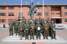 Los asistentes al acto tras la entrega del certificado