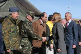 El JEME saluda a la presidenta de Castilla-La Mancha