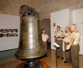 The Chief of the Army Staff has visited the galleries at the Army Museum 