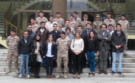 Los alumnos y militares juntos en el CG de la BRIAC