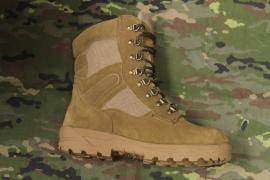 Nueva bota marrón tostado para el pixelado boscoso