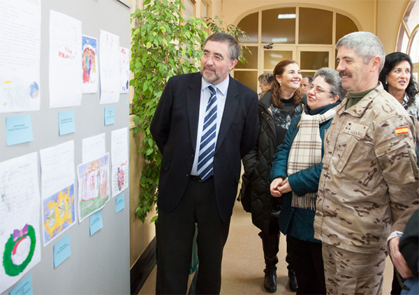 El general con el delegado provincial de Educación